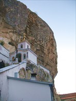Свято-Успенский скальный монастырь